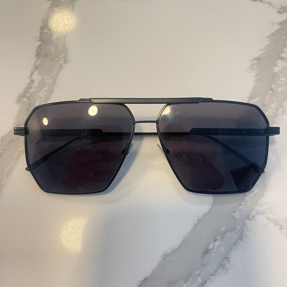 Bottega Venetta, sunglasses matte black